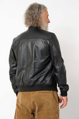 Kurze Herren College Lederjacke aus Lammnappa in schwarz mit Stoffbündchen