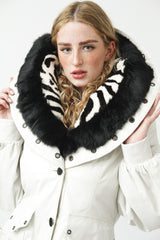 Taillierte kurze Damen Lammnappa Lederjacke weiss schwarz mit viele Details