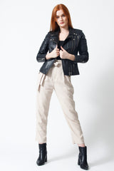 Damen Biker Lederjacke schwarz Lammnappa mit Steppnähte und viele Zipper