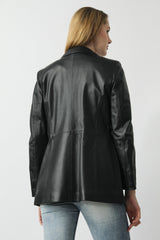 dünner Damen Leder Blazer aus Lammnappa schwarz in taillierter Passform