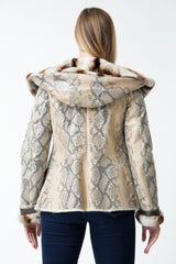 Leichte kurze Damen Lammfelljacke mit Schlangenprint und Kapuze