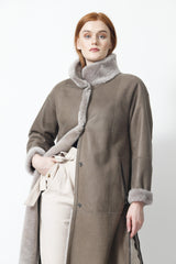 Exklusiver Christ Lammfellmantel in beige in extrem federleicht nappiert