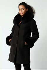 Echter Lammfellmantel für Damen in Cafe mit Blaufuchs Fellbesatz