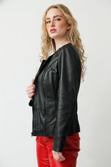 Kurzer Damen Bolero schwarz aus Lammnappa ohne Kragen und tailliert