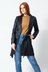 Lange Damen Lederjacke in Lammnappa schwarz tailliert mit Zweiwegereißverschluss