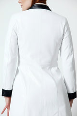 Damen Leder-Mantel Lammnappa mit weiß schwarz tailliert mit Zweiwegereißverschluss