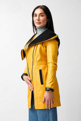 Lange Damenlederjacke tailliert in Lammnappa Gelb mit schwarze Kapuze gestrickt