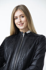 Kurze raffinierte taillierte Damen Lederjacke in Lammnappa schwarz mit Stehkragen