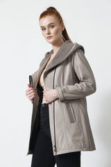 Damen Lederjacke tailliert in Lammnappa in Ivory mit beige Strickkapuze