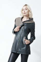 Damen Lederjacke tailliert in Lammnappa Petrol/Beige mit Kapuze gestrickt