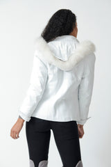Kurze weiße Damen Lederjacke in Lammnappa mit Kapuze und Blaufuchsrand