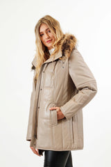 Damenlederparka aus Lammnappa in Ivory mit Volllederkapuze und Echten Fuchsstreifen