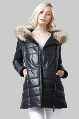 Exklusive längere Damenlederjacke schwarz feinste Qualität Echtpelzbesatz aus Finnraccoon