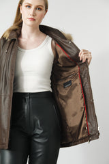 Damen Lederparka dunkelbraun Lammnappa mit Kapuze abtrennbar und Pelzstreifen Raccoon