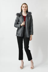 Halblanger Damen Parka in grey Lammnappa in crashoptik und Kapuze