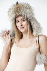 Schicke sportliche Tschapka in Lammnappa schwarz mit Finnraccoon Verbrämung