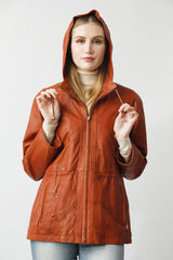 Leichte Damen Übergangsjacke mit Kapuze aus Lammnappa in Orange gecrasht