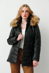 Kurzer Damen Lederparka gesteppt aus Lammnappa mit Kapuze in schwarz