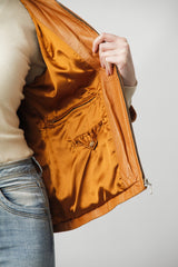 duenne figurbetonte Damen Lederjacke in Lammnappa und der Farbe Safran