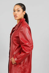 Lange Damenlederjacke aus Lammnappa in campari rot zum knöpfen