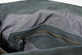 Damen Leder-Messengertasche mit Nieten aus Rindnappa grün antik