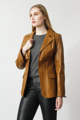 Längerer Damen Leder-Blazer in Lammnappa ohne Quernähte in cognac