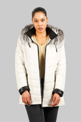 Damen Lederparka Lammnappa mit Silberfuchskapuze in beige mit schwarz Kontrast