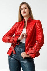 Kurze Damen Lederjacke Lammnappa mit Lasercut Rot Stehkragen und Gürtel