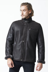 Längere Halblange Herrenlammfell Jacke nappiert in dunkel Braun mit Stehkragen