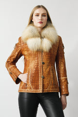 Figurbetonte echte Damen Lederjacke mit Goldfuchs-Kragen in Lammnappa cognac