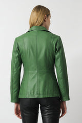 Kurze leichte Damen Lederjacke tailliert aus feinem Lammnappa in grün.