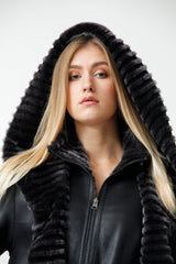 Halblange Merino Damen Lammfelljacke schwarz zum wenden mit Kapuze abnehmbar