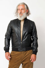 Kurze Herren College Lederjacke aus Lammnappa in schwarz mit Strickbündchen