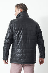 Schwarze gesteppte Herren Lederjacke in Lammnappa wattiert mit viele Taschen