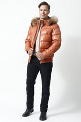 Herren Daunenlederjacke aus Lammnappa orange mit abnehmbarer Kapuze mit Finnraccoonstreifen