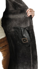 Damen Merino Lammfelljacke mit Kapuze tailliert Taupe geknöpft in Pelzvelour