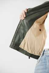 Biker Damen Lederjacke tailliert Lammnappa in Olivegrün mit schwarz abgesetzt