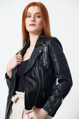 Damen Biker Lederjacke schwarz Lammnappa mit Steppnähte und viele Zipper