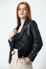 Damen Biker Lederjacke schwarz Lammnappa mit Steppnähte und viele Zipper