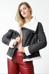 Kurze Damen Lammfelljacke tailliert im Biker Style schwarz vintage look