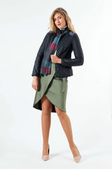 Kurze exklusive Damenlederjacke aus Lammnappa in dunkel Blau mit Stoffmuster