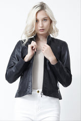 Figurbetonte Damen Kurzjacke in Vintage schwarz Lammnappa Stehkragen tailliert