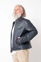 Kurze Herren Lederjacke aus gesteppten Lammnappa in Blau mit Stehkragen