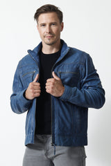 Kurze Herren Lederjacke mit Stehkragen und Brusttaschen in Lammnappa Azurblau