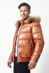 Herren Daunenlederjacke aus Lammnappa orange mit abnehmbarer Kapuze mit Finnraccoonstreifen