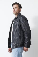 Herren Lederjacke Lammnappa in anthrazit hochschließbar zwei Brusttaschen Stehkragen