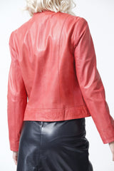 Figurbetonte Damen Kurzjacke in Vintage Rot Lammnappa und Stehkragen