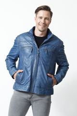 Kurze Herren Lederjacke mit Stehkragen und Brusttaschen in Lammnappa Azurblau
