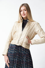 Kurze Bikerstyle Damen Lederjacke aus Lammnappa beige tailliert mit Stehkragen