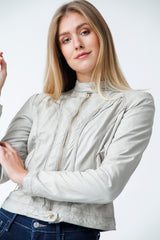 Kurze Bikerstyle Damen Lederjacke aus Lammnappa ivory tailliert mit Stehkragen